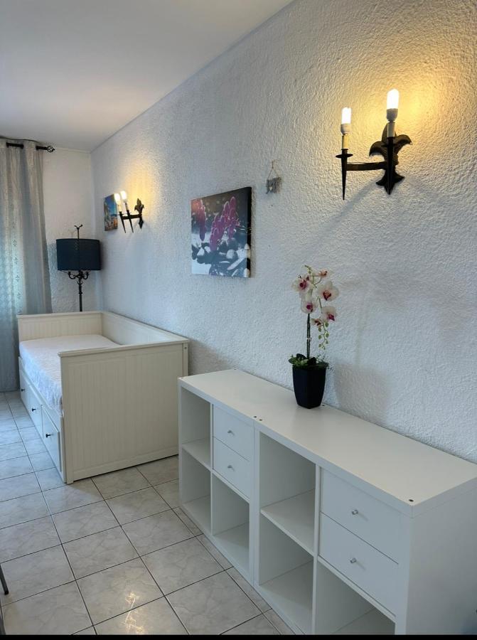 Quarteira Home Beach Ferias Tranquilas A 1Km Da Praia Totalmente Renovado 外观 照片