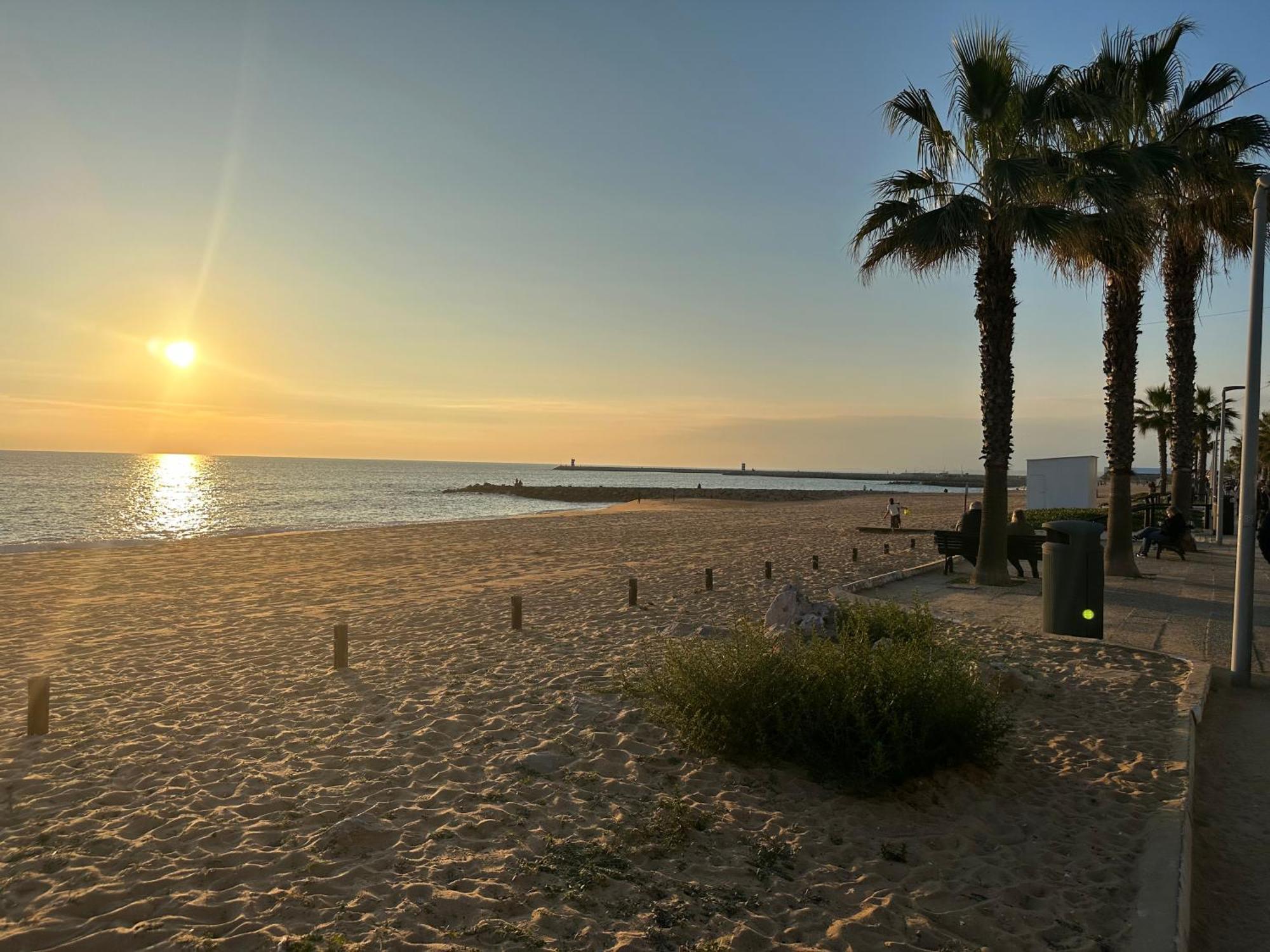 Quarteira Home Beach Ferias Tranquilas A 1Km Da Praia Totalmente Renovado 外观 照片